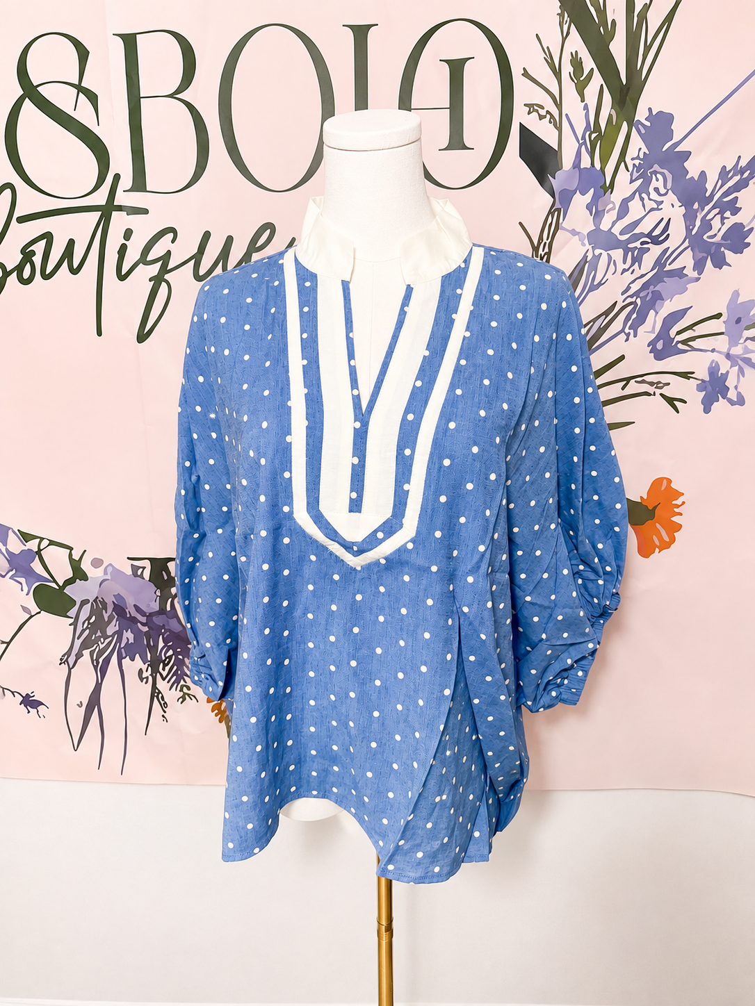 Curvy: Dot Your Average Top