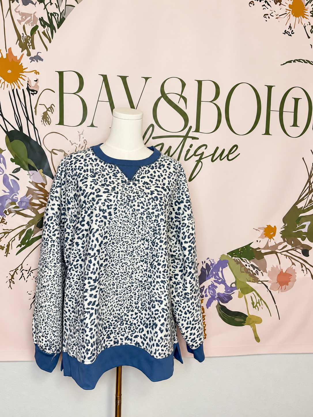 Curvy: Denim Belle Pullover