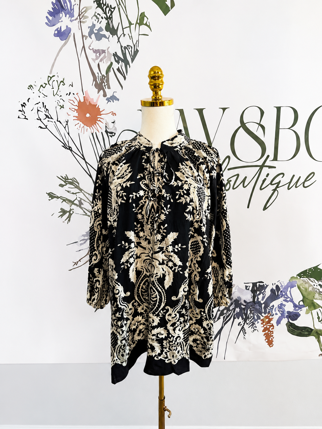 Curvy: Ivory Ink Blouse