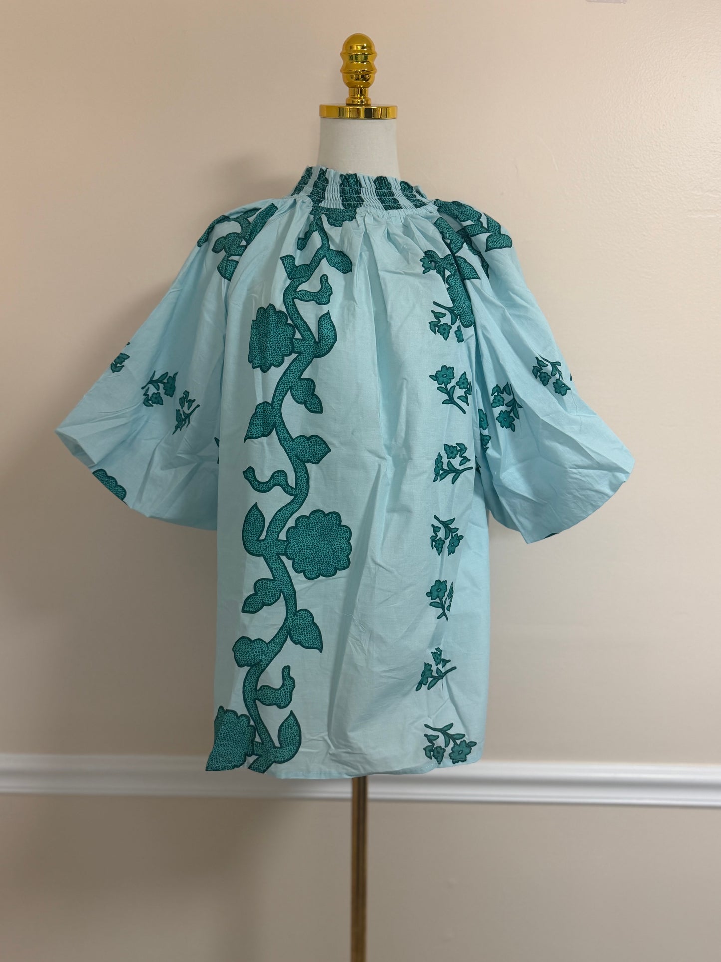 Curvy: Sea Glass Bloom Top
